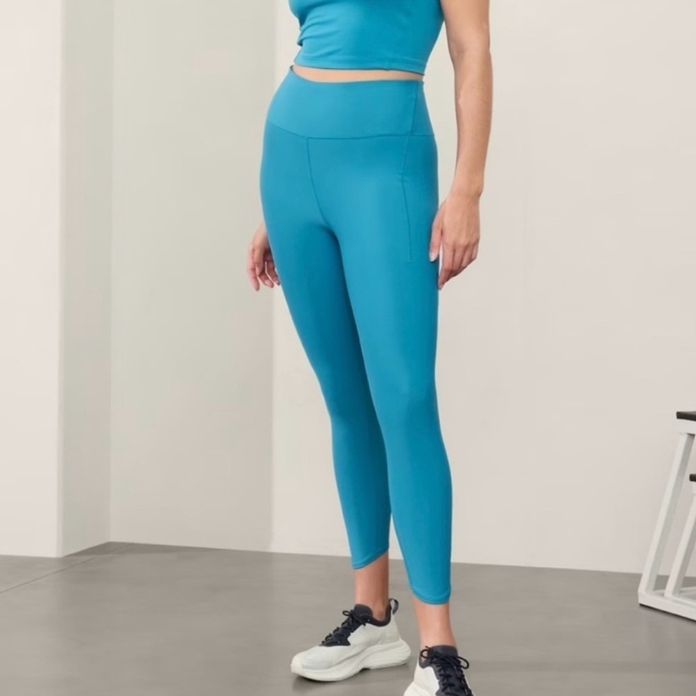 *NWT* Athleta Pacesetter 7/8 Tights in Teal Blue, Size XS Leggings - Picture 2 of 16